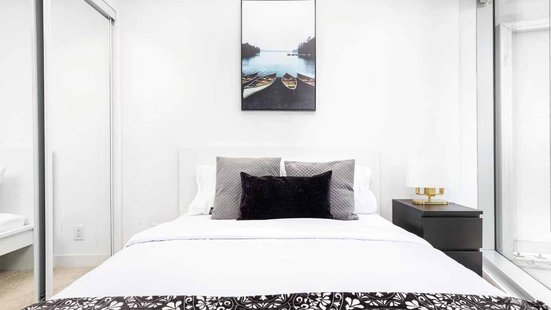 Downtown Toronto 2 Bedrooms Condo